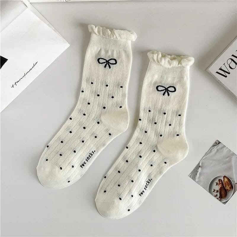 The Smiley Face Boutique Cream Sweet Stitch Bow Socks
