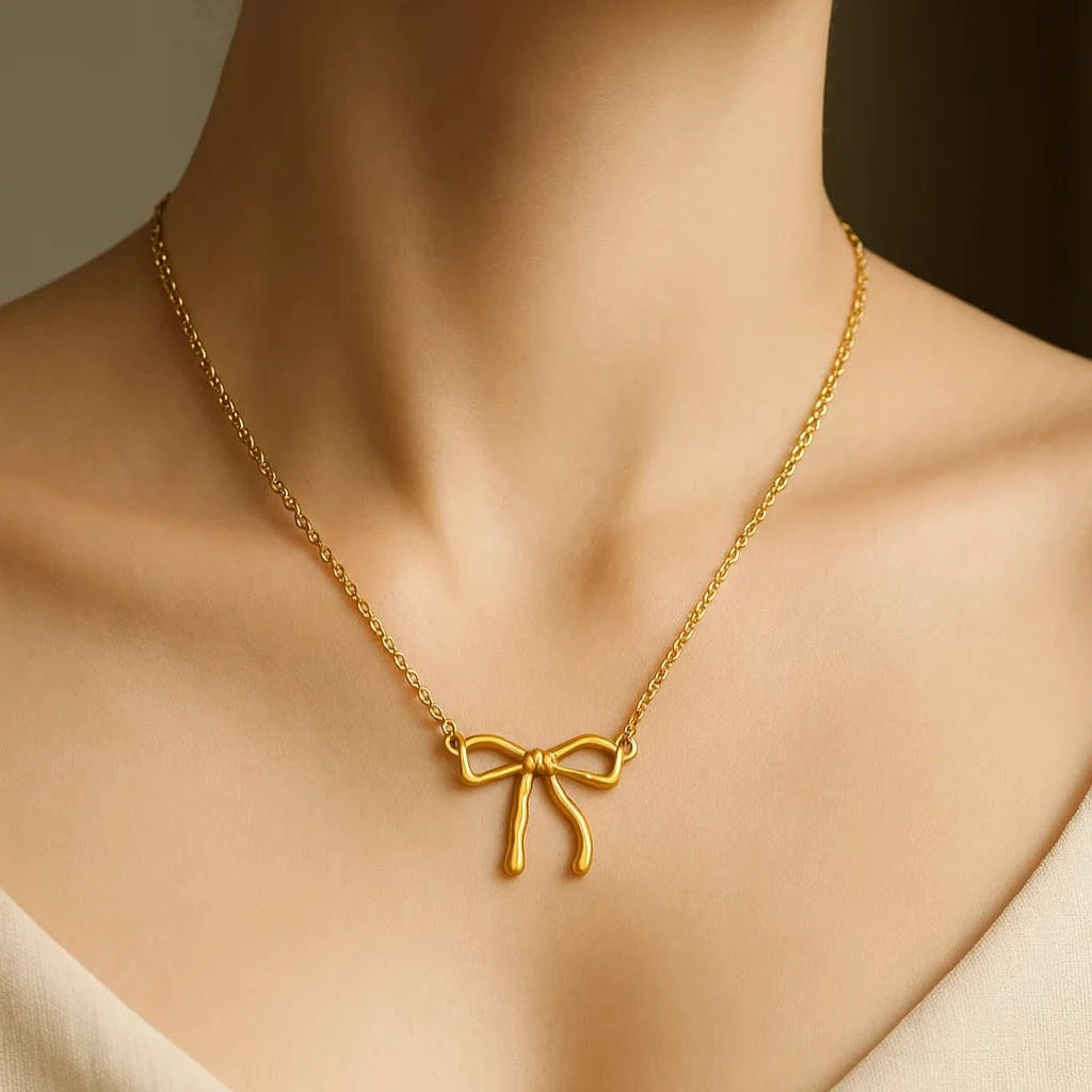 The Smiley Face Boutique 🎀 Tied With a Wink Necklace