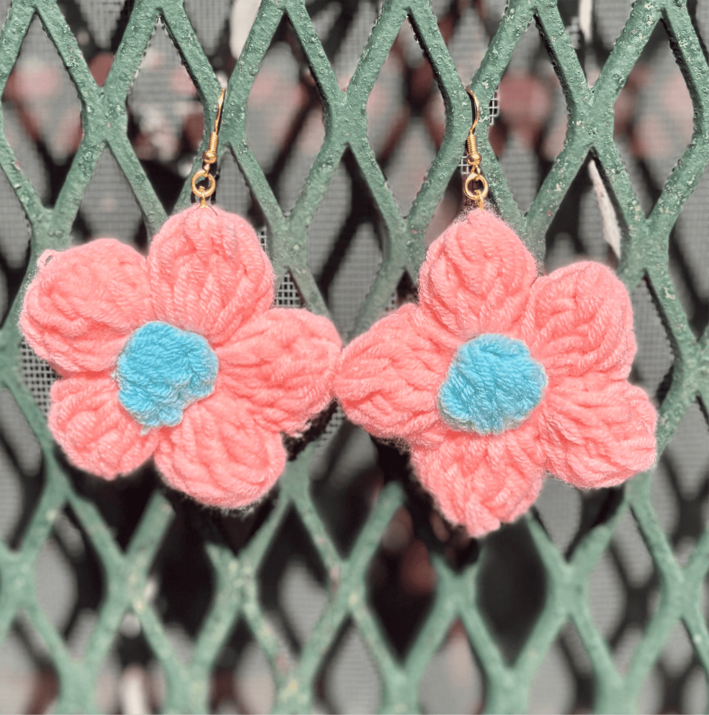 Whitney's Whimzees Large Dangling Daisies