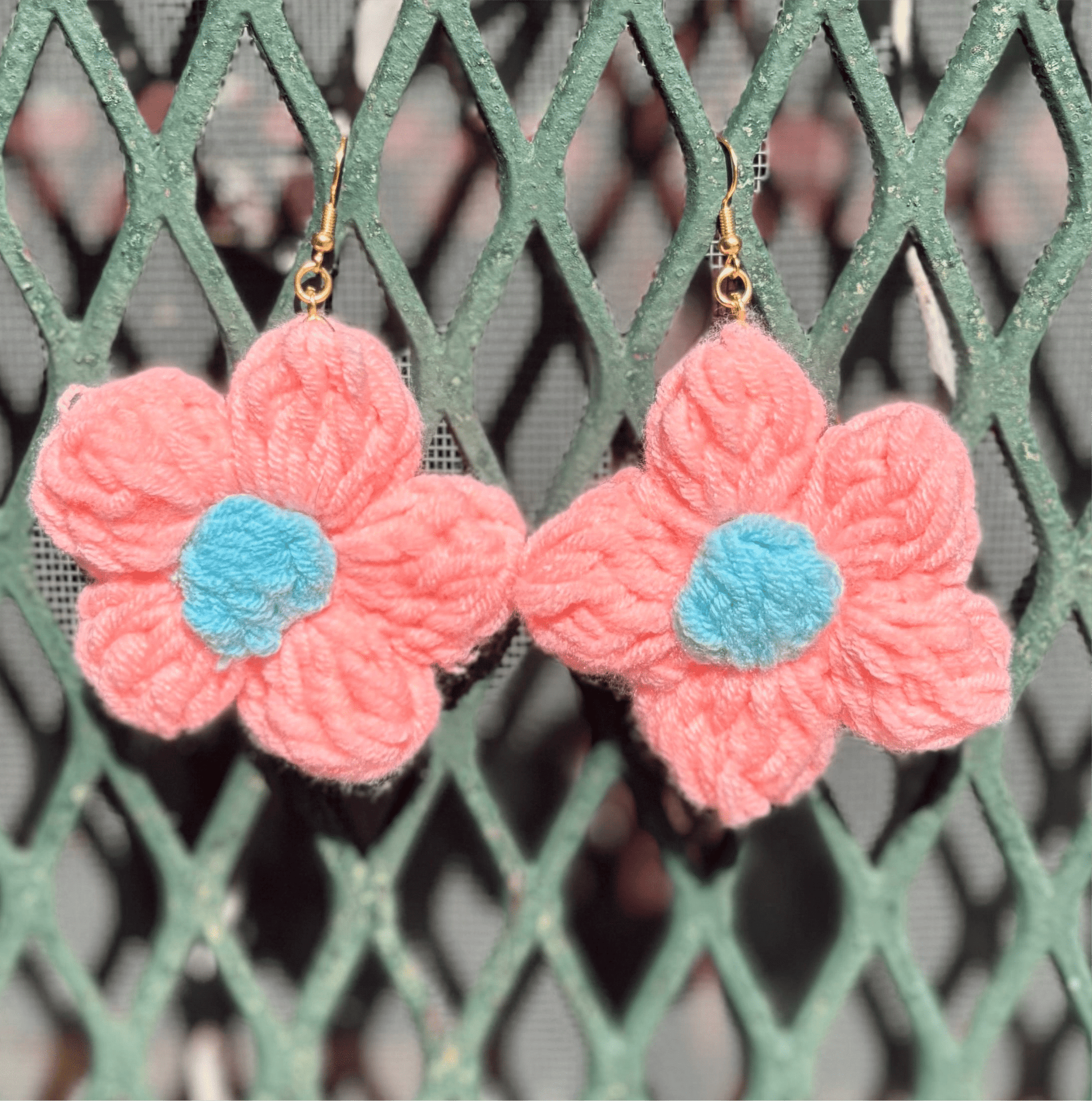 Whitney's Whimzees Large Dangling Daisies